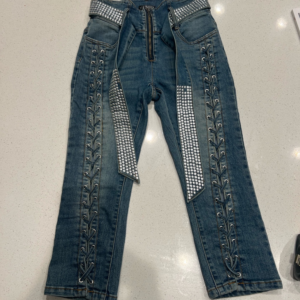 Venus Size 2 Jean Laced Capri
